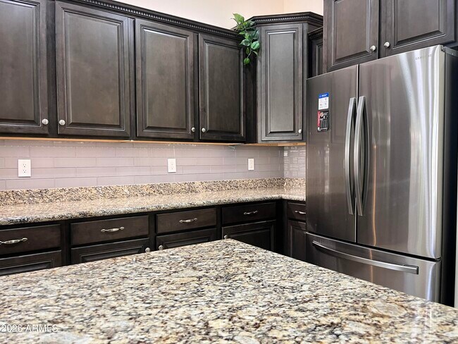 Building Photo - 2208 E Indian Wells Dr