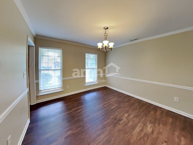 Building Photo - 190 Royalton Rd