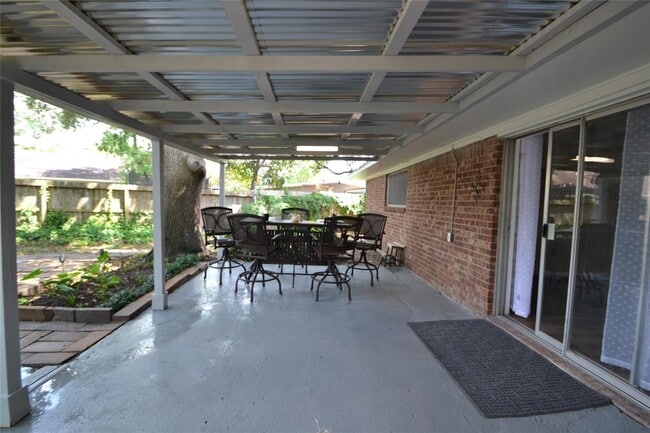 Building Photo - 5422 Kingfisher Dr