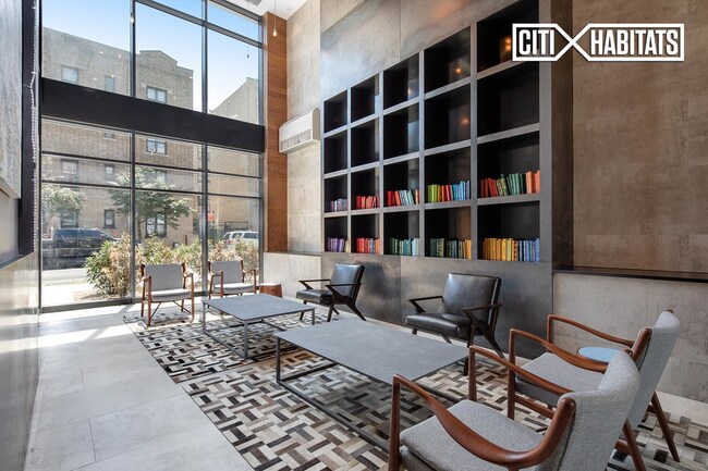 Building Photo - Astor Broadway