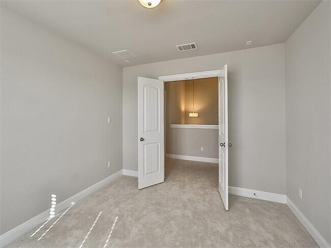 Building Photo - 15601 Cabrillo Way