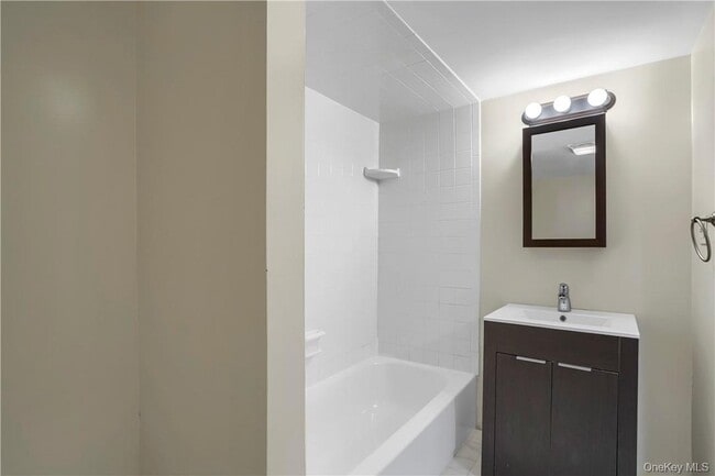 Building Photo - 28 Spring St