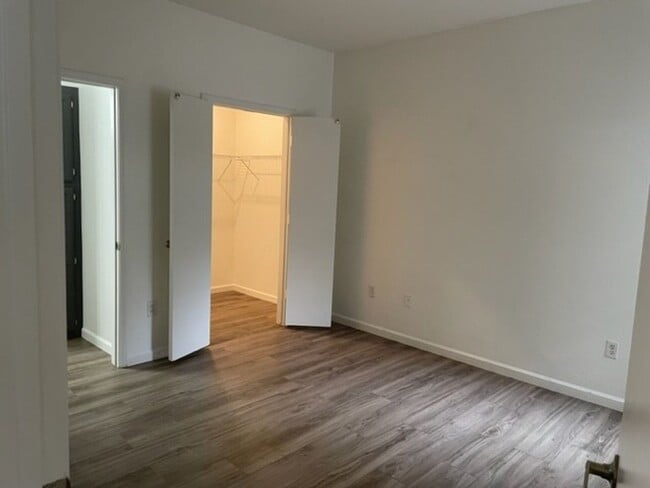 Building Photo - 2 Bedroom 2 Bath Condo W Sunset