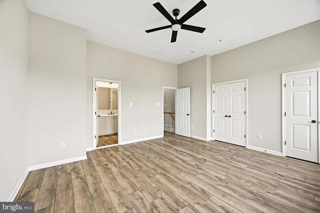 Building Photo - 3706 Singleton Terrace