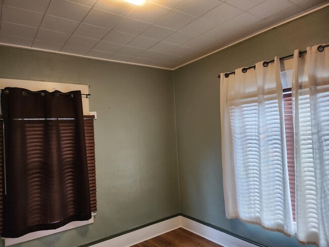 Building Photo - 610 W Water St