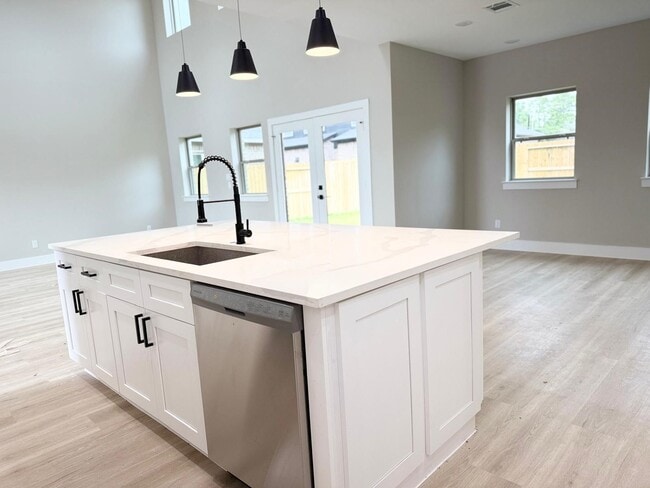 Building Photo - 20019 Venetto St