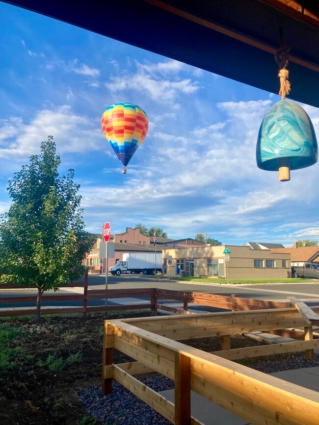 Building Photo - 301 4th St