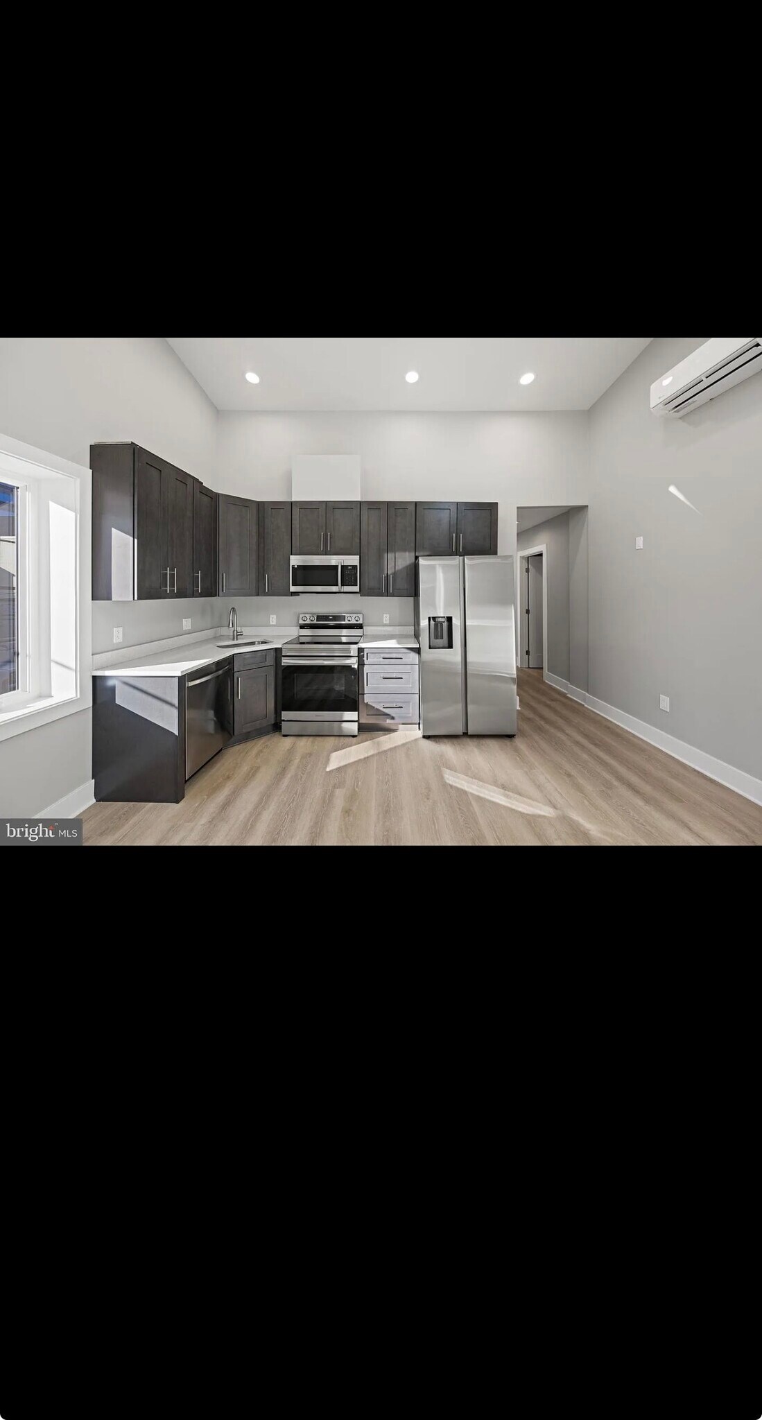 Building Photo - 4535 Avondale St