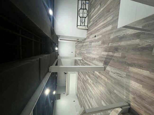 Building Photo - 19186 Sunderland Rd