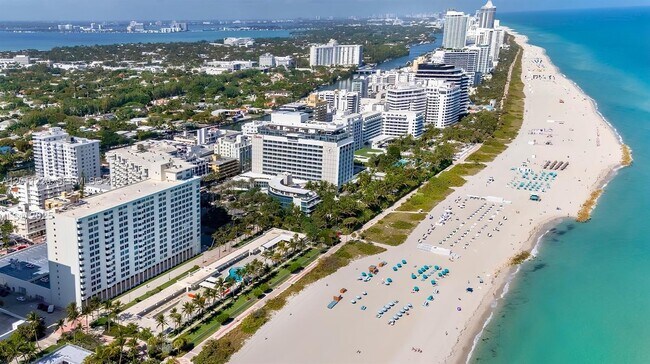 Building Photo - 2899 Collins Ave