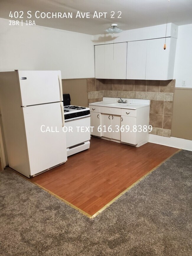 Building Photo - 402 S Cochran Rd