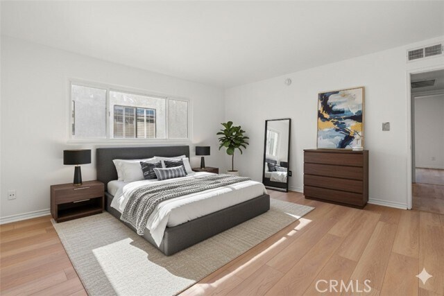 Building Photo - 5250 Zelzah Ave