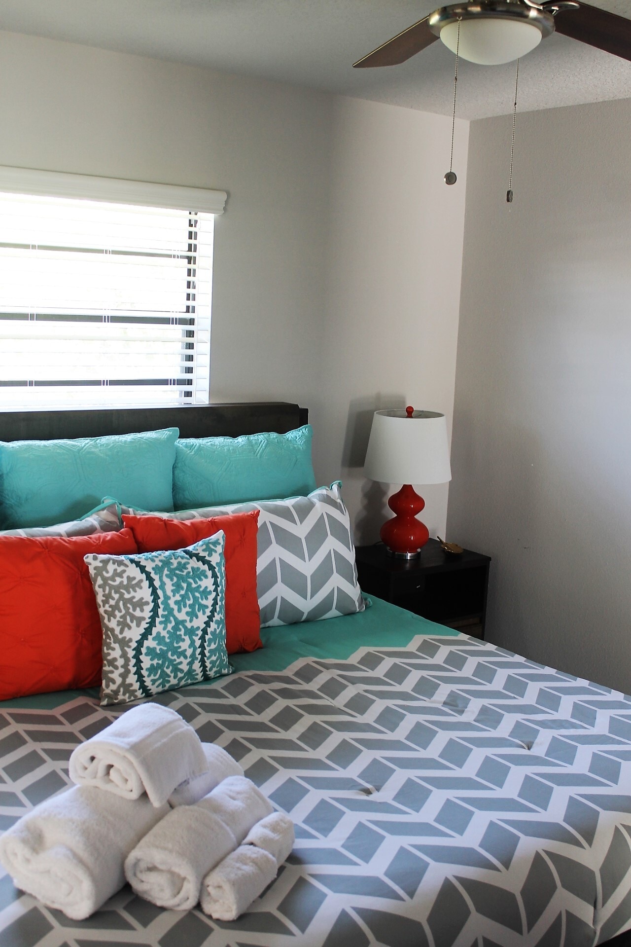2ND BEDROOM KING - 12 Clarendon Ct S