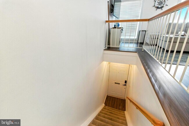 Building Photo - 508 S Charles St
