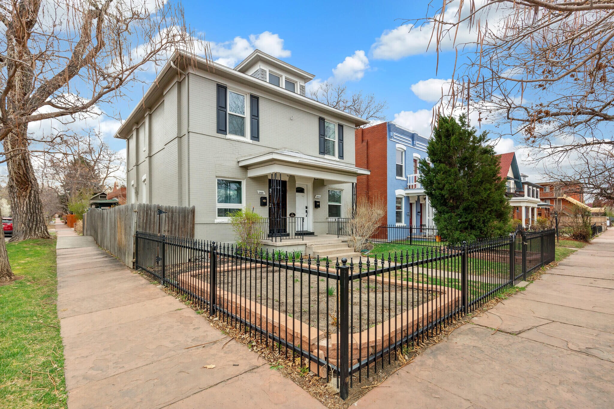 Building Photo - 204 S Logan St