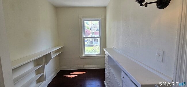 Building Photo - 40 Maple Grove Ave