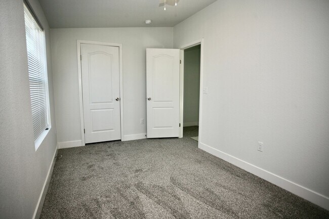 Building Photo - 1467 Star Valley Rd