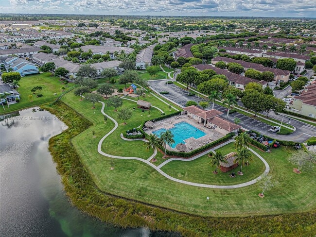 Building Photo - 2319 SE 24th Ave