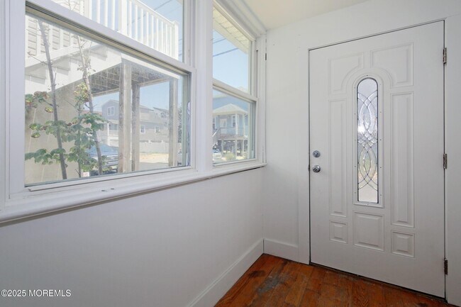 Building Photo - 48 Barberie Ave
