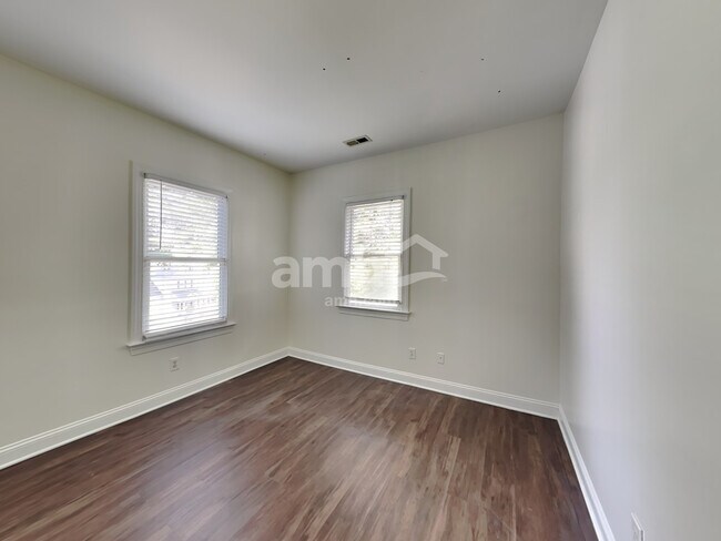 Building Photo - 8005 Red Oaks Trl