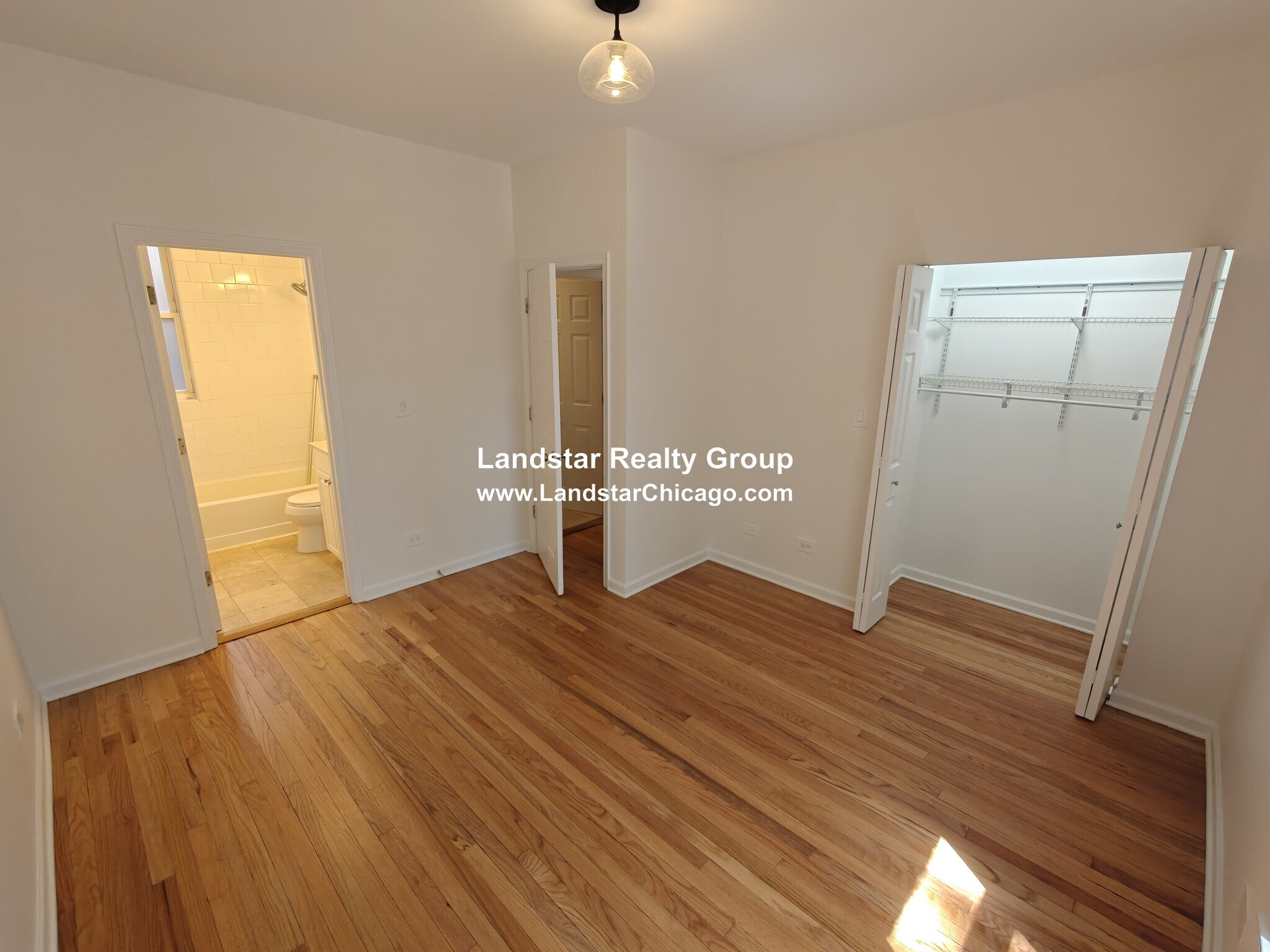 Building Photo - 4946 N Ridgeway Ave