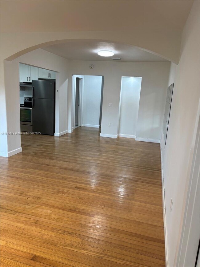 Building Photo - 7515 Dickens Ave