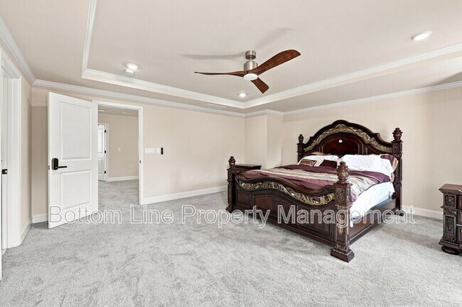Building Photo - 2230 Bethpage Dr