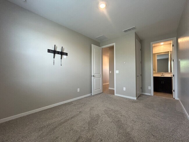 Building Photo - 17347 W Sanna St