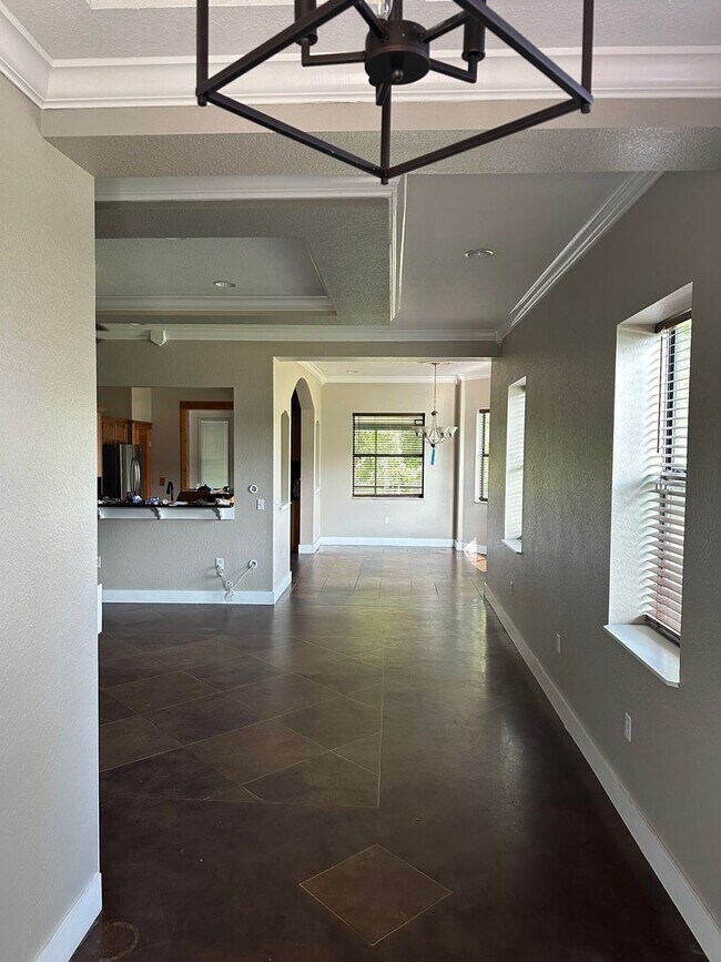 Building Photo - ***Spacious Country Living with Modern Com...