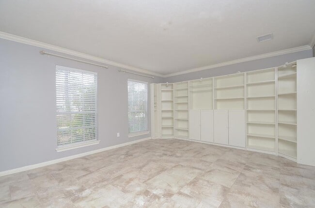 Building Photo - 24706 Mather Dr