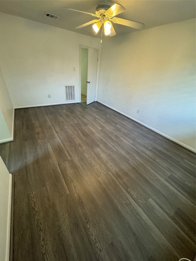 Building Photo - 9330 Tooley Dr