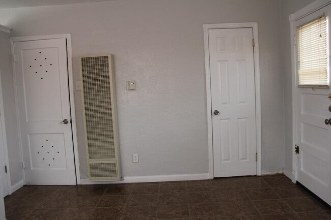 Building Photo - 8907 Old County Dr