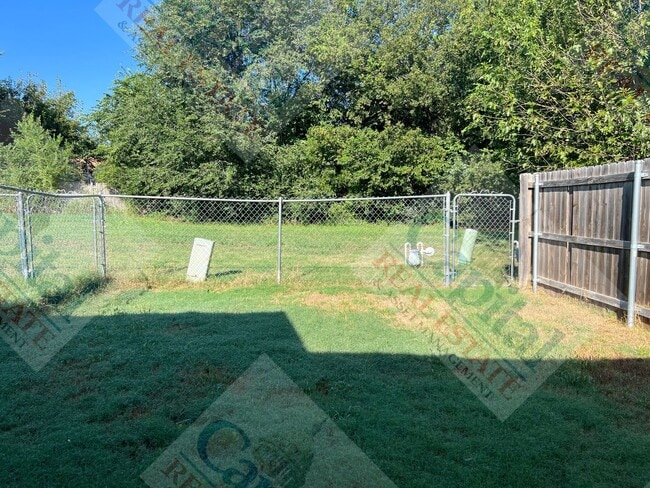 Building Photo - Charming 2 Bedroom Close to Campus