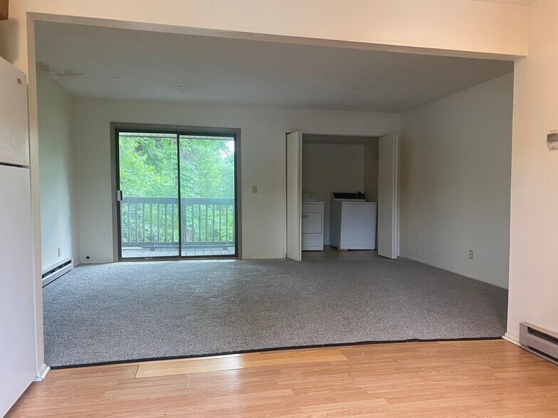 Building Photo - 1020 Broadway St