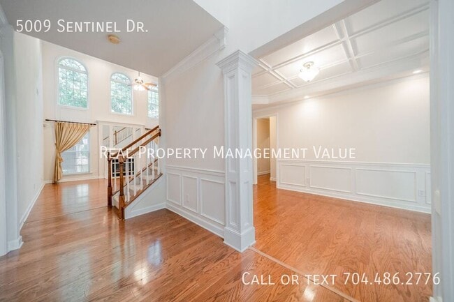 Building Photo - 5009 Sentinel Dr