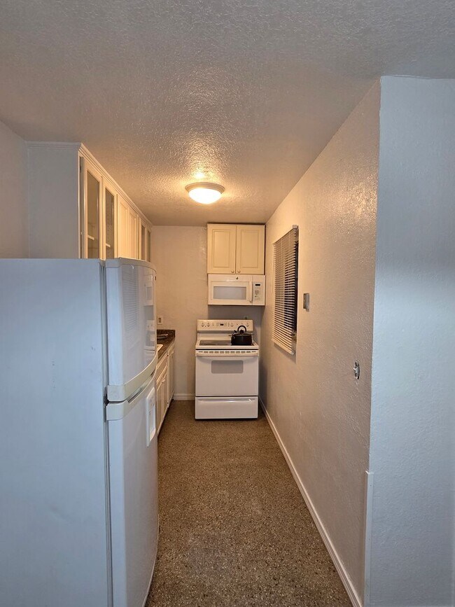 Building Photo - Cozy 3 Bed, 1 Bath Home~Afforable~New Mech...