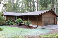 Building Photo - Charming 3-Bedroom Rambler with Spacious Y...