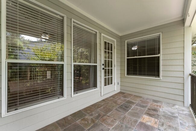 Building Photo - 17 N Spiral Vine Cir