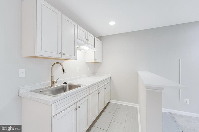 Building Photo - 21765 Tottenham Hale Ct