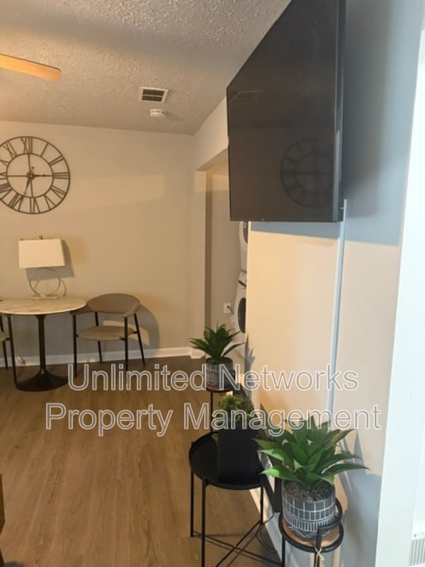 Building Photo - 151 Lawton St SW