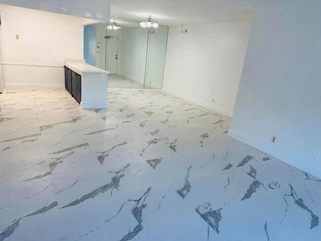 Building Photo - 1115 Green Pine Blvd