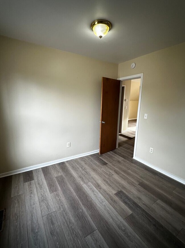 Building Photo - 1207 3rd Ave South