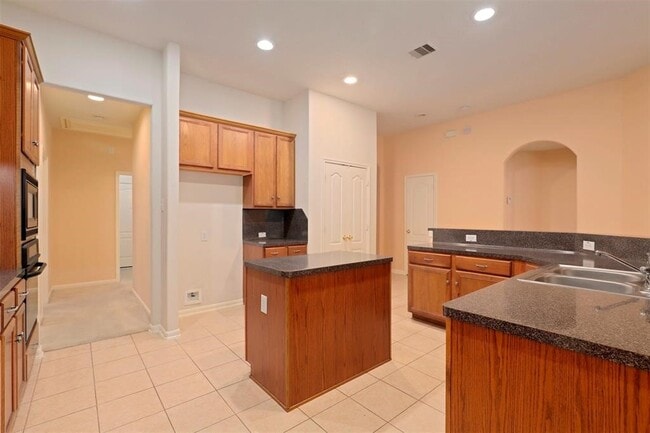 Building Photo - 11618 Columbia Pines Ln