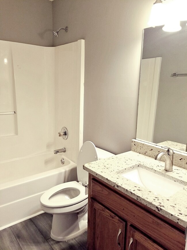 Building Photo - 323 Willow Oak Dr