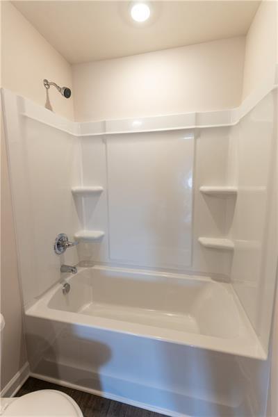 Building Photo - 530 River Run Dr