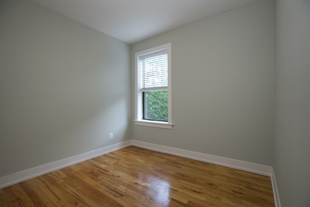 Building Photo - 3908 N Janssen Ave