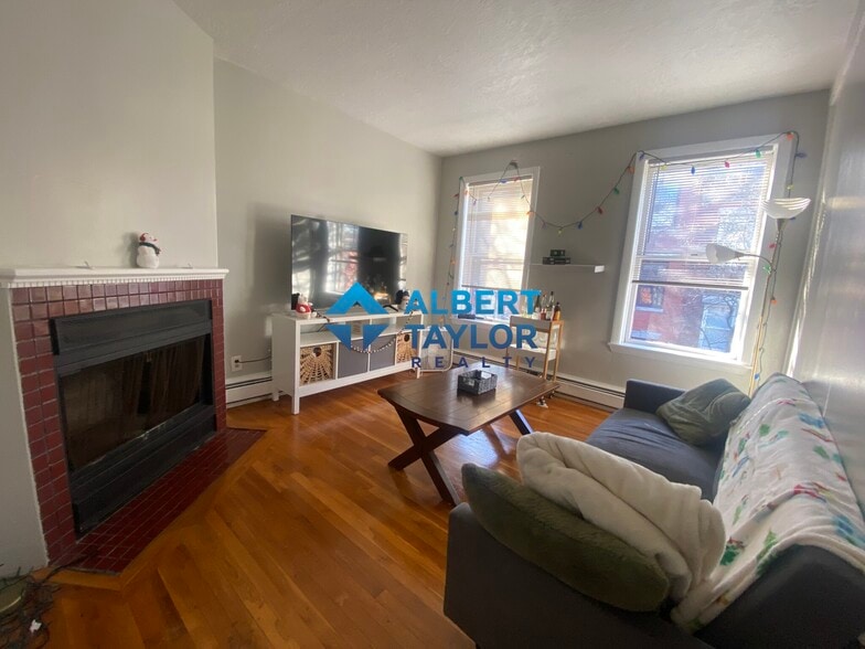 Building Photo - 36 Garden St