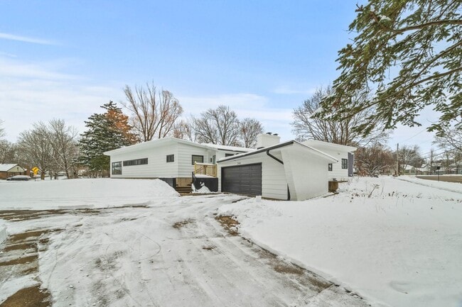 Building Photo - 246 Miller Ave