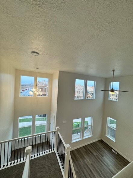 Building Photo - 1625 W Talus Ridge Dr