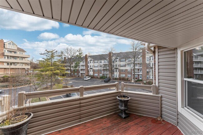 Building Photo - 1010 Thoreau Ct